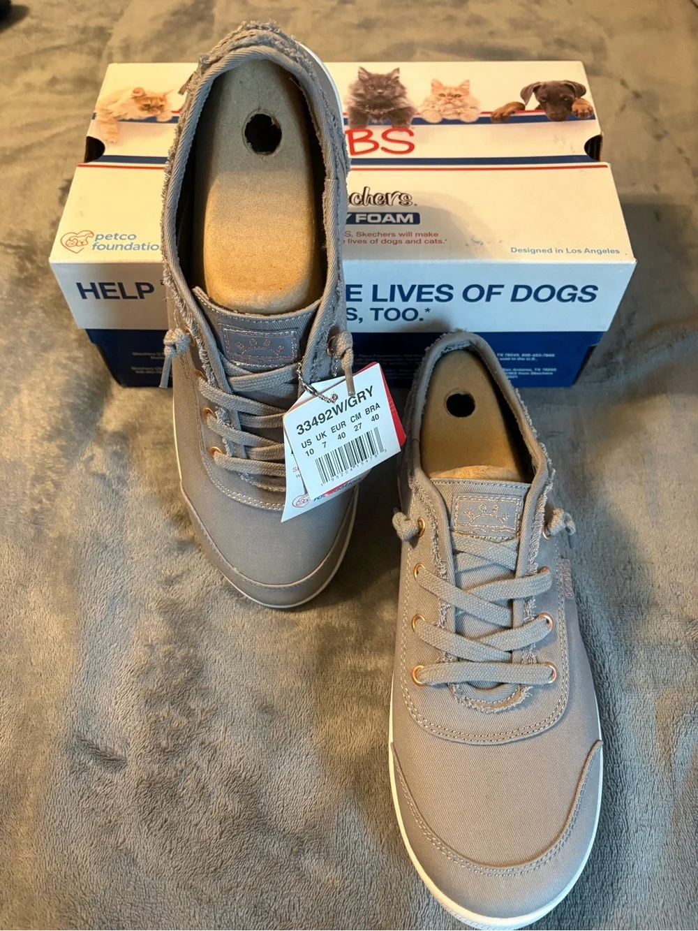 Women’s Skechers Gray Casual Lace-Up Sneakers Size 10W
